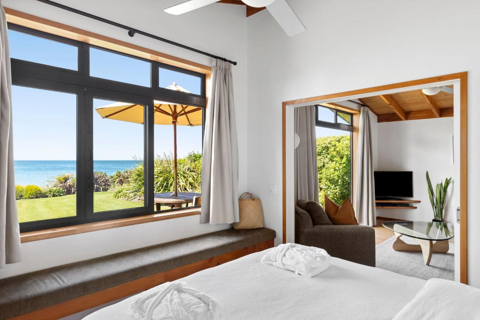 Adrift In Golden Bay- Absolute Beachfront Villas (Adults Only) Collingwood Zewnętrze zdjęcie
